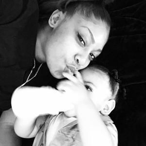 Meet your Posher, Chanelle